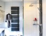 Gepflegtes modernisiertes Einfamilienhaus in beliebter Wohngegend mit PV-Anlage und Pool - Bad